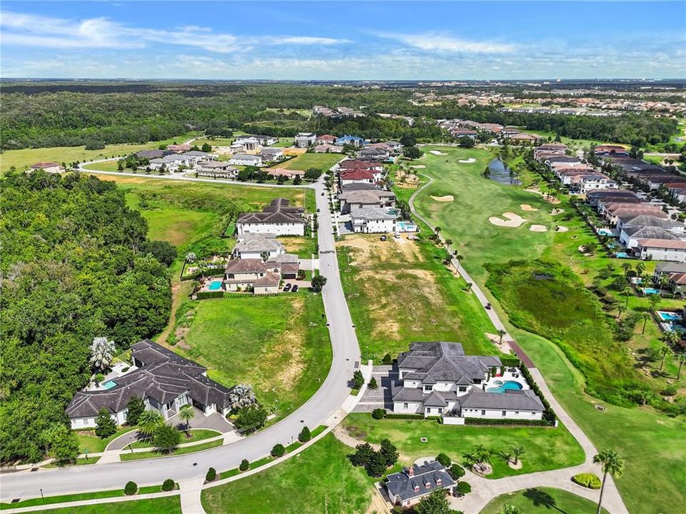 На продажу: $600,000 (0.26 acres)