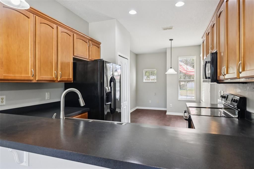 For Sale: $275,000 (3 beds, 2 baths, 1452 Square Feet)