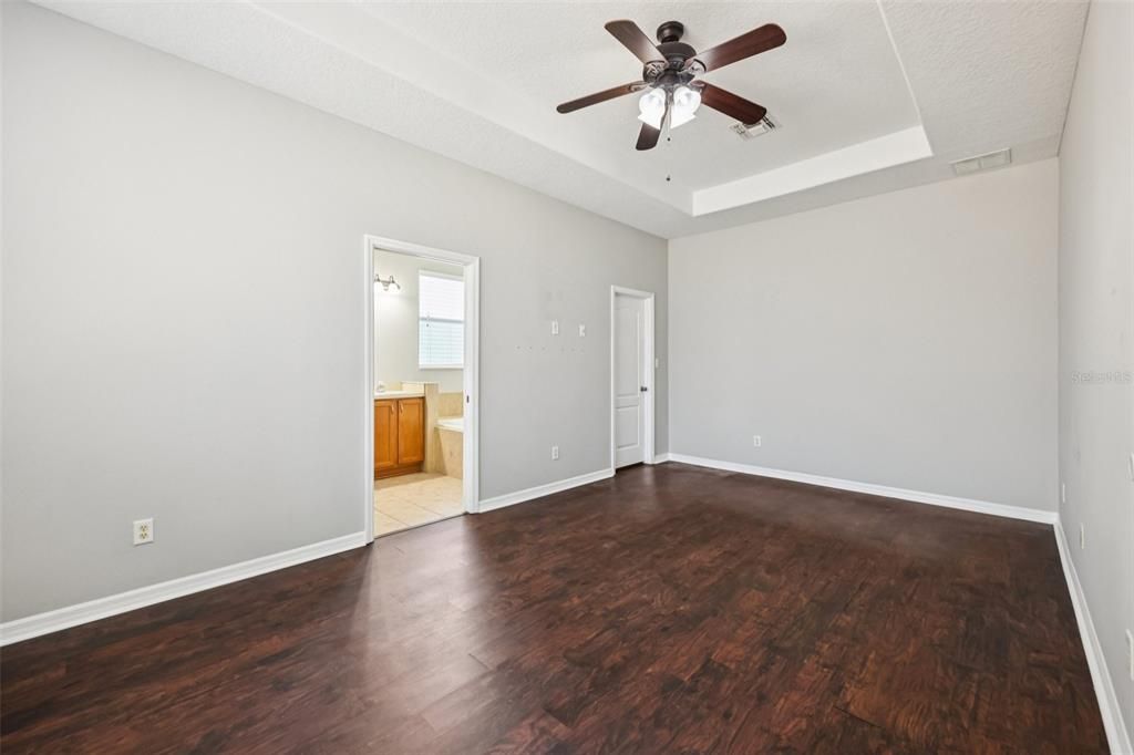 For Sale: $275,000 (3 beds, 2 baths, 1452 Square Feet)