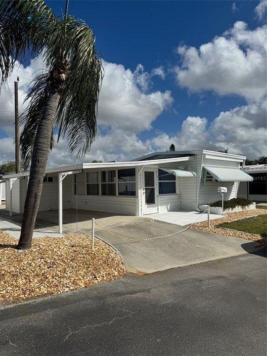 Под контрактом: $99,900 (1 спален, 1 ванн, 551 Квадратных фут)