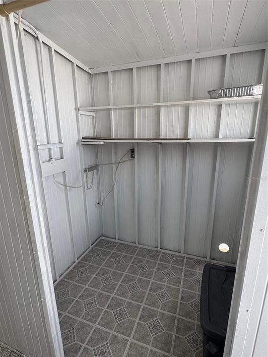 Под контрактом: $99,900 (1 спален, 1 ванн, 551 Квадратных фут)