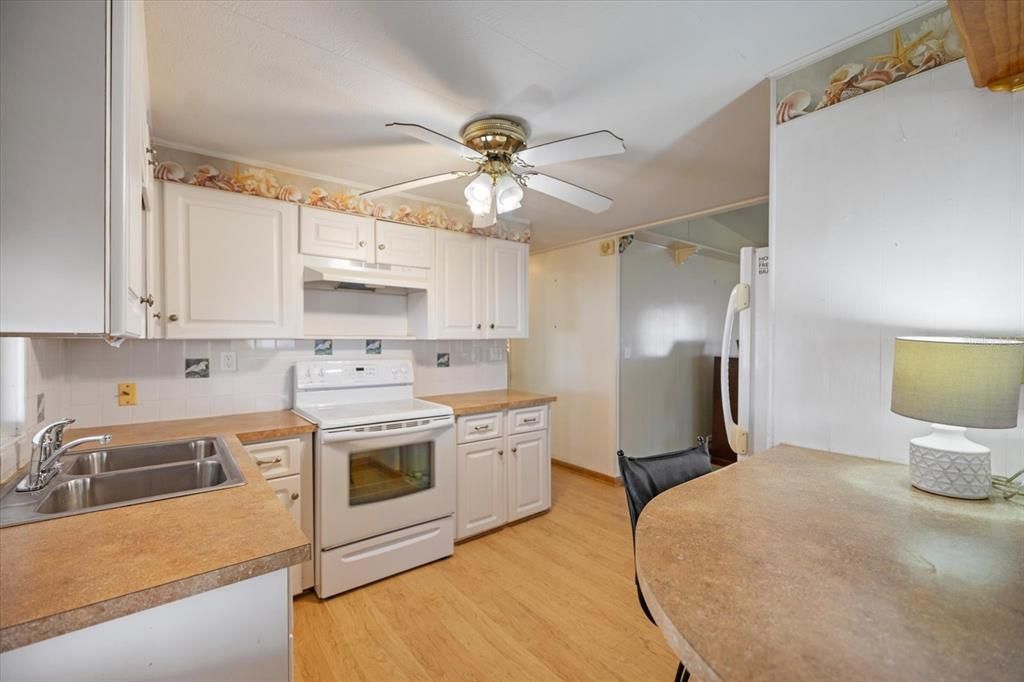 Activo con contrato: $145,000 (2 camas, 2 baños, 1247 Pies cuadrados)