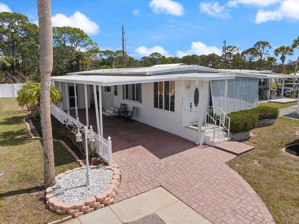 Activo con contrato: $145,000 (2 camas, 2 baños, 1247 Pies cuadrados)