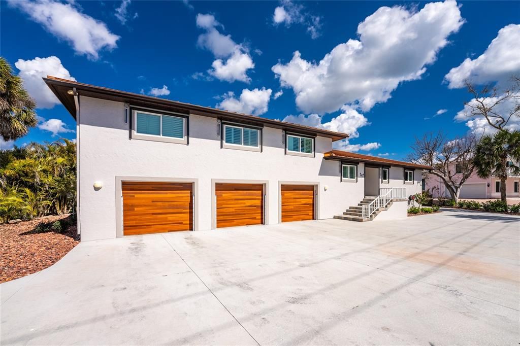На продажу: $2,199,900 (3 спален, 3 ванн, 2680 Квадратных фут)