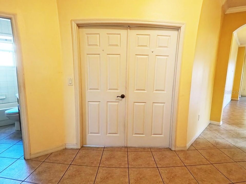 En Venta: $329,000 (2 camas, 2 baños, 1808 Pies cuadrados)
