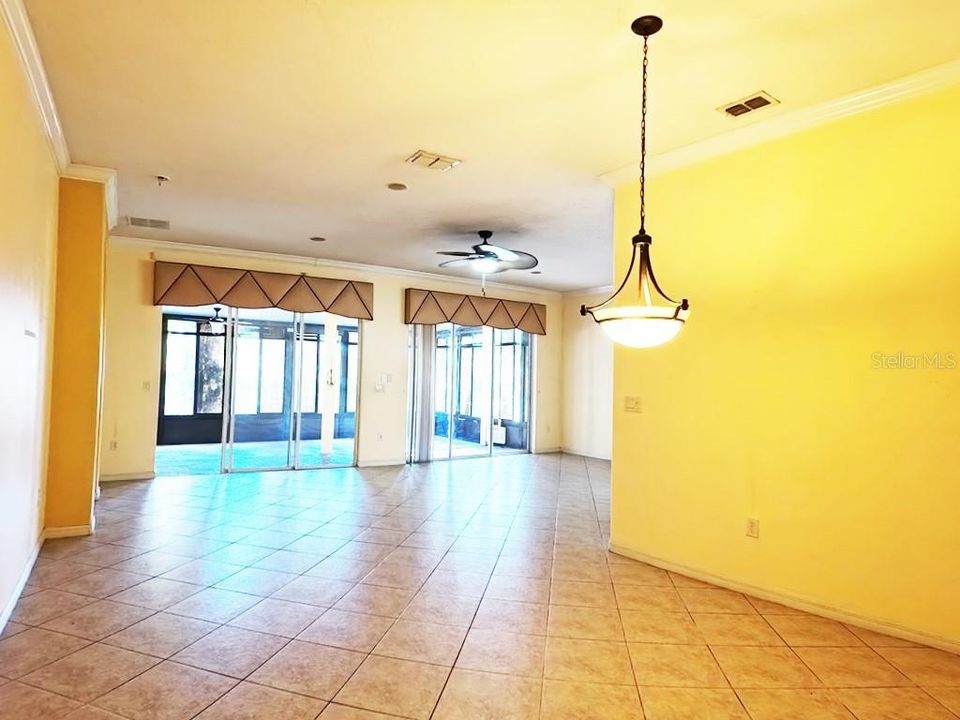 En Venta: $329,000 (2 camas, 2 baños, 1808 Pies cuadrados)