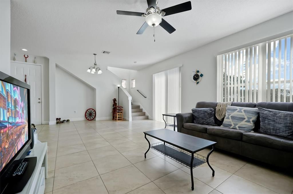 For Sale: $350,000 (4 beds, 2 baths, 2122 Square Feet)