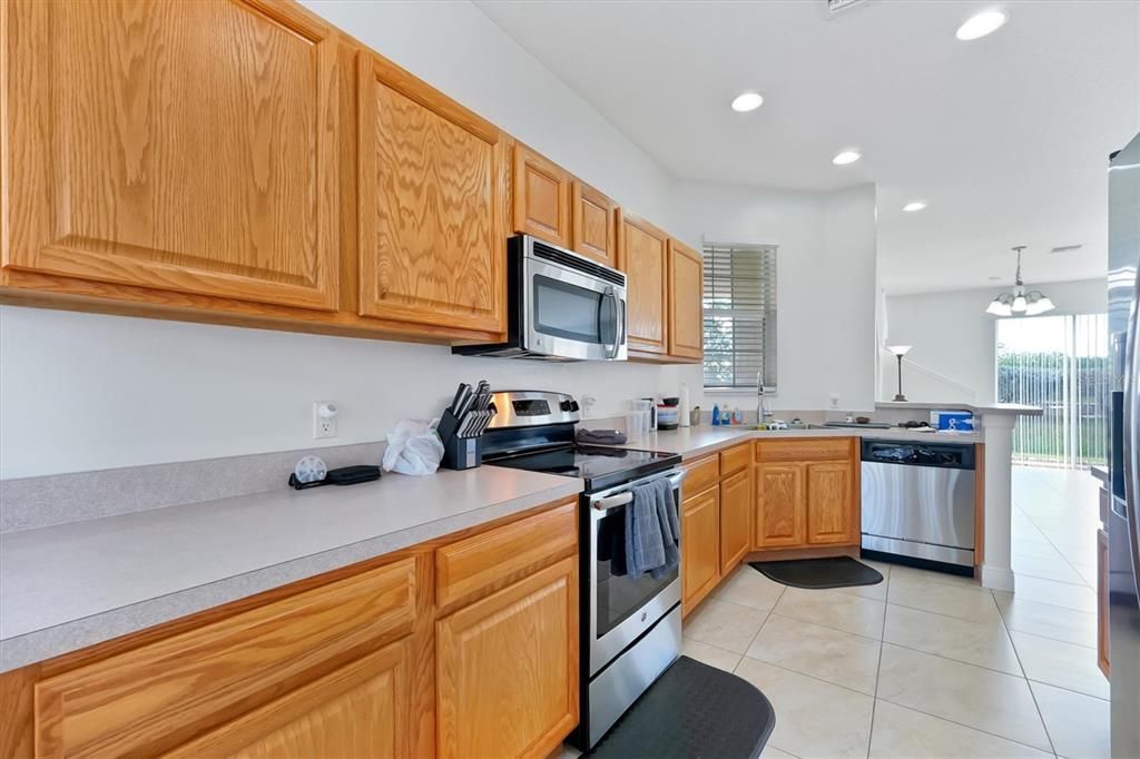 For Sale: $350,000 (4 beds, 2 baths, 2122 Square Feet)