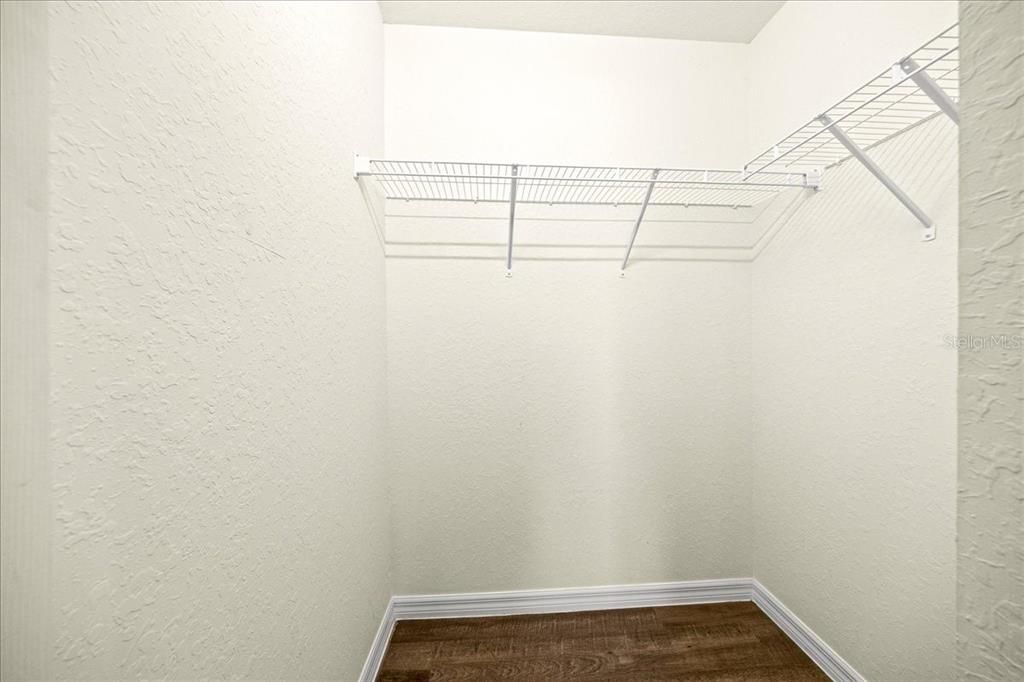 待售: $465,000 (6 贝兹, 0 浴室, 1995 平方英尺)