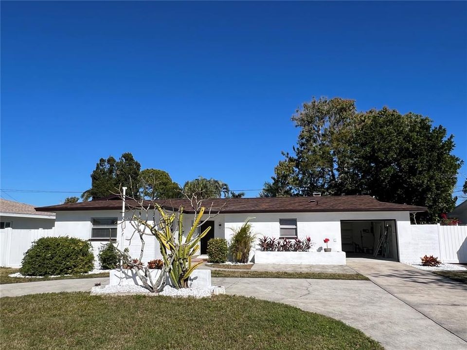 Под контрактом: $3,000 (3 спален, 2 ванн, 1372 Квадратных фут)