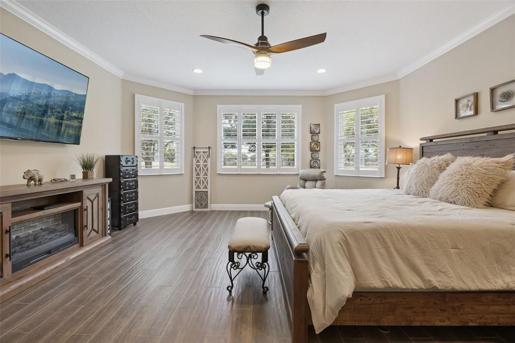 For Sale: $479,900 (3 beds, 2 baths, 2031 Square Feet)