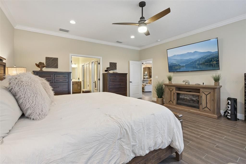 For Sale: $479,900 (3 beds, 2 baths, 2031 Square Feet)