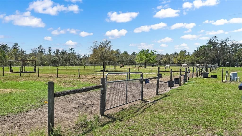 En Venta: $250,000 (2.76 acres)