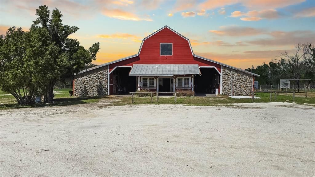 En Venta: $250,000 (2.76 acres)