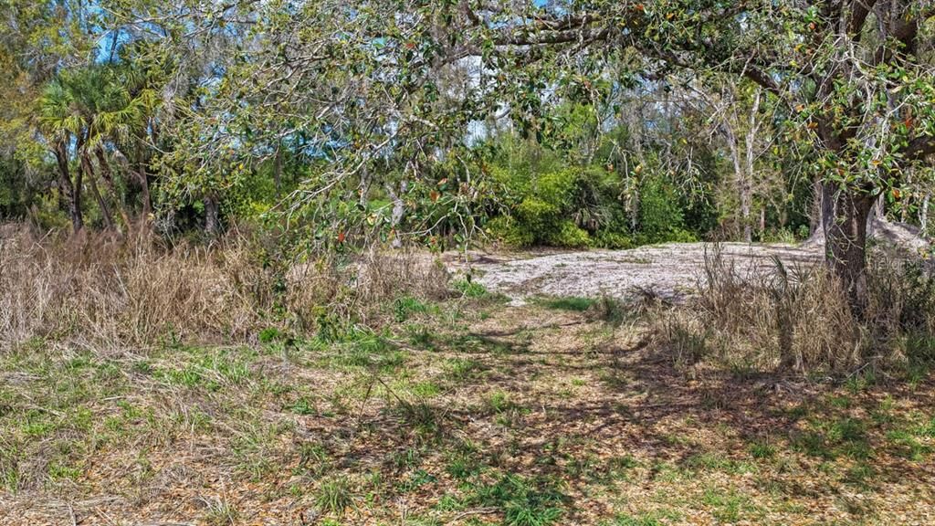 En Venta: $250,000 (2.76 acres)