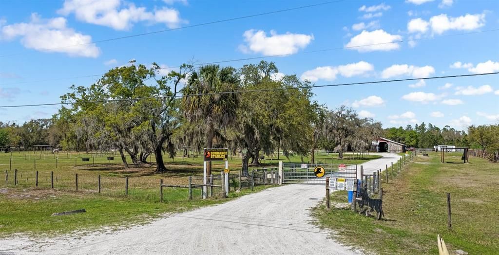 En Venta: $250,000 (2.76 acres)