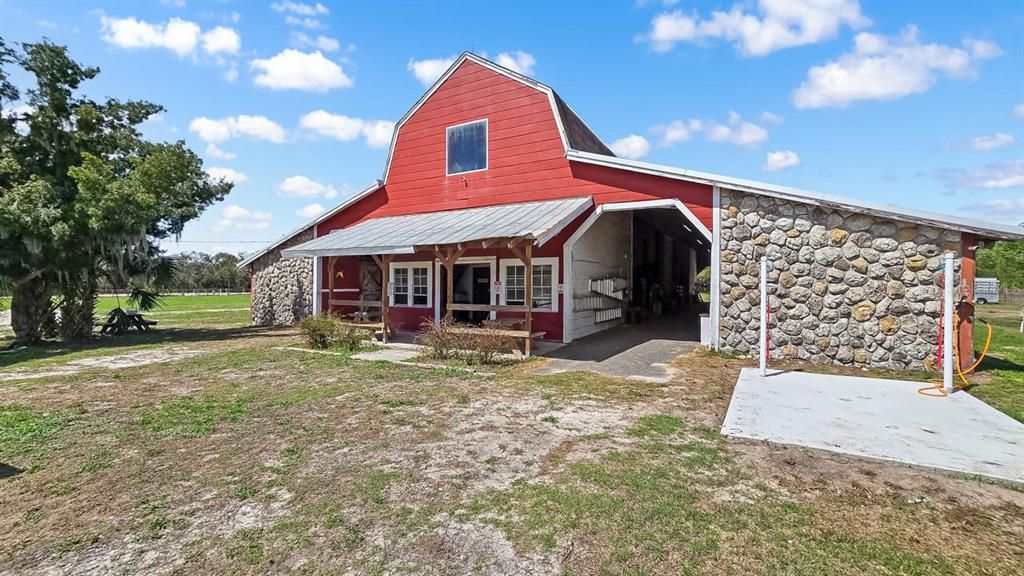 En Venta: $250,000 (2.76 acres)