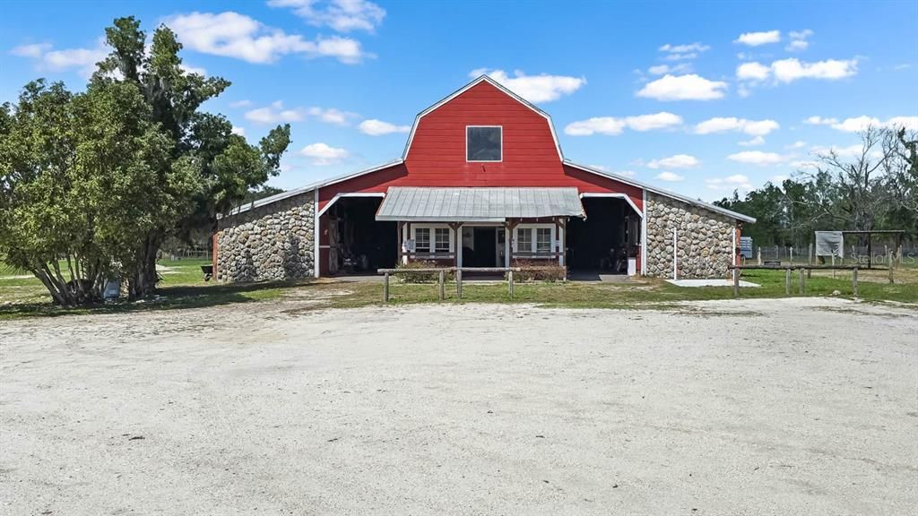 En Venta: $250,000 (2.76 acres)