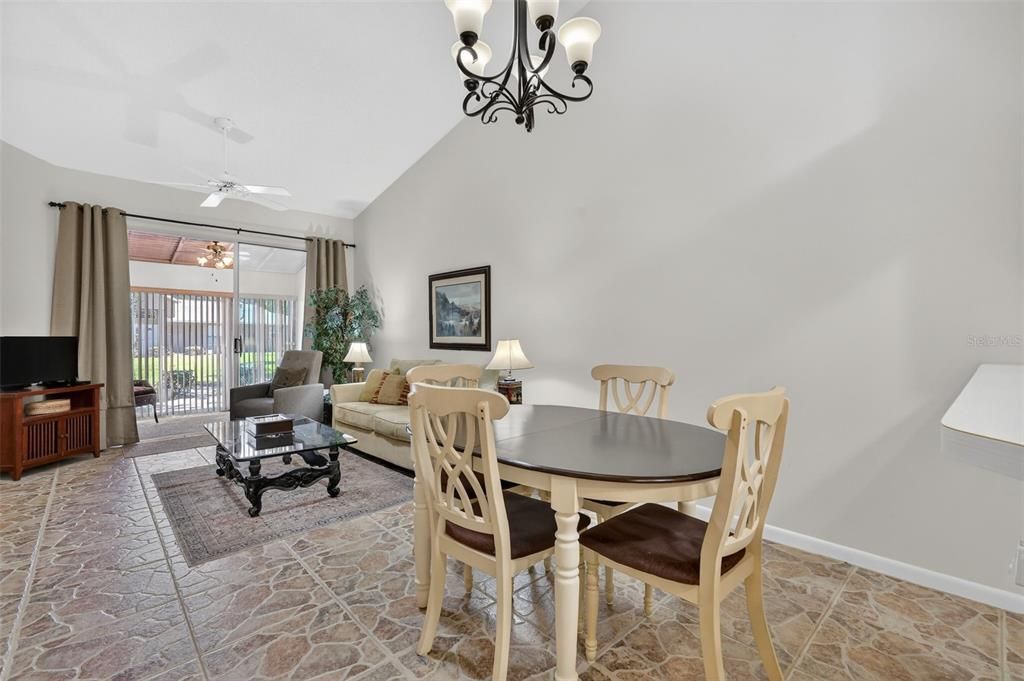 En Venta: $199,900 (2 camas, 2 baños, 1120 Pies cuadrados)