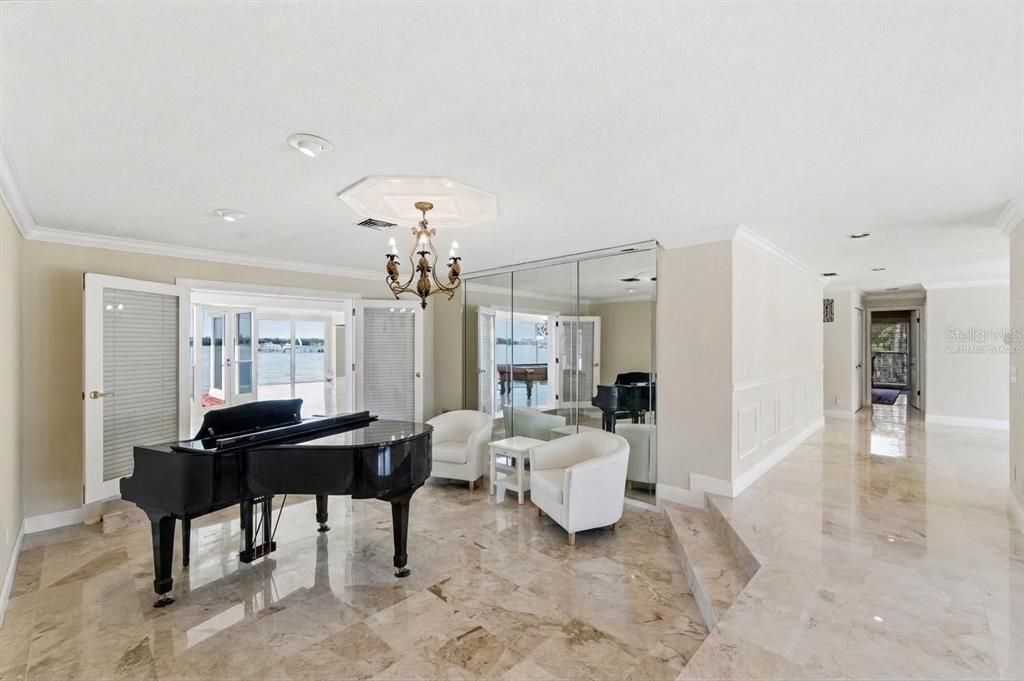 En Venta: $2,749,000 (4 camas, 3 baños, 3901 Pies cuadrados)