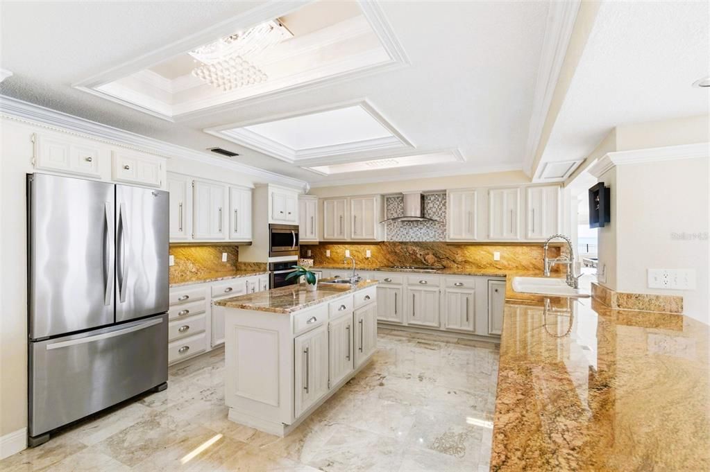 En Venta: $2,749,000 (4 camas, 3 baños, 3901 Pies cuadrados)