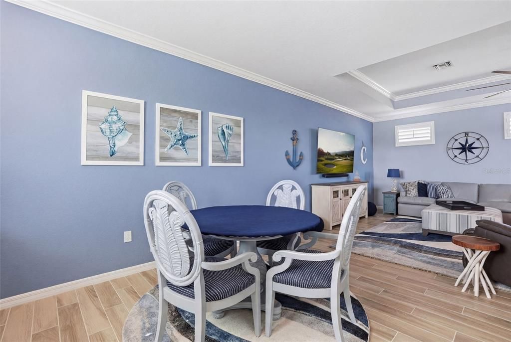 En Venta: $869,000 (4 camas, 3 baños, 3041 Pies cuadrados)