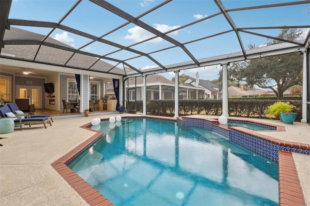 Activo con contrato: $2,149,000 (4 camas, 4 baños, 3906 Pies cuadrados)