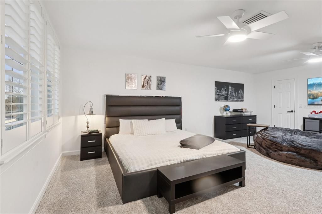Activo con contrato: $2,149,000 (4 camas, 4 baños, 3906 Pies cuadrados)