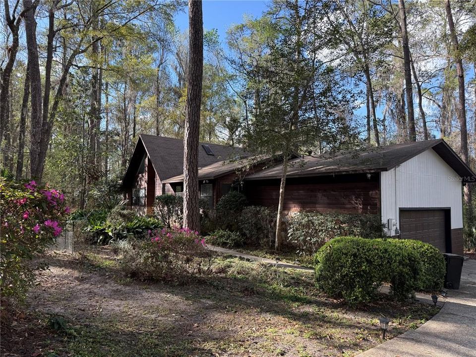 Activo con contrato: $420,000 (3 camas, 2 baños, 1878 Pies cuadrados)