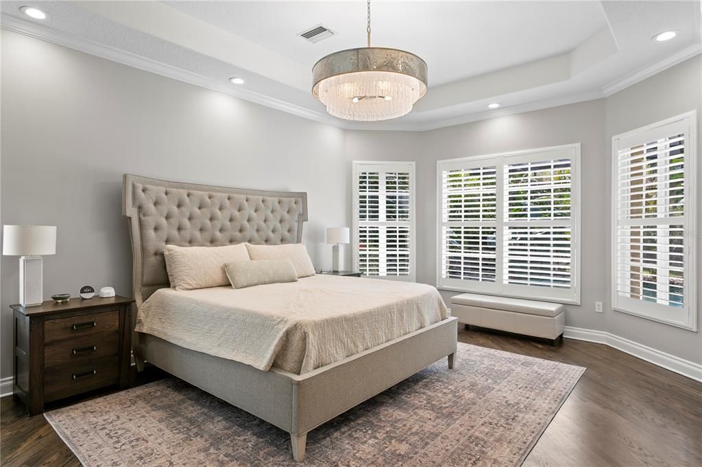 Recently Sold: $3,300,000 (5 beds, 5 baths, 5687 Square Feet)