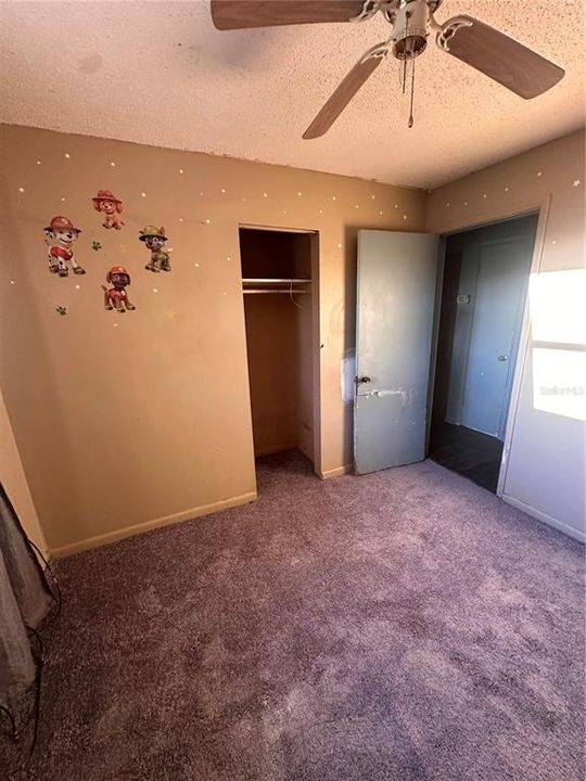 Active With Contract: $135,000 (3 beds, 1 baths, 924 Square Feet)