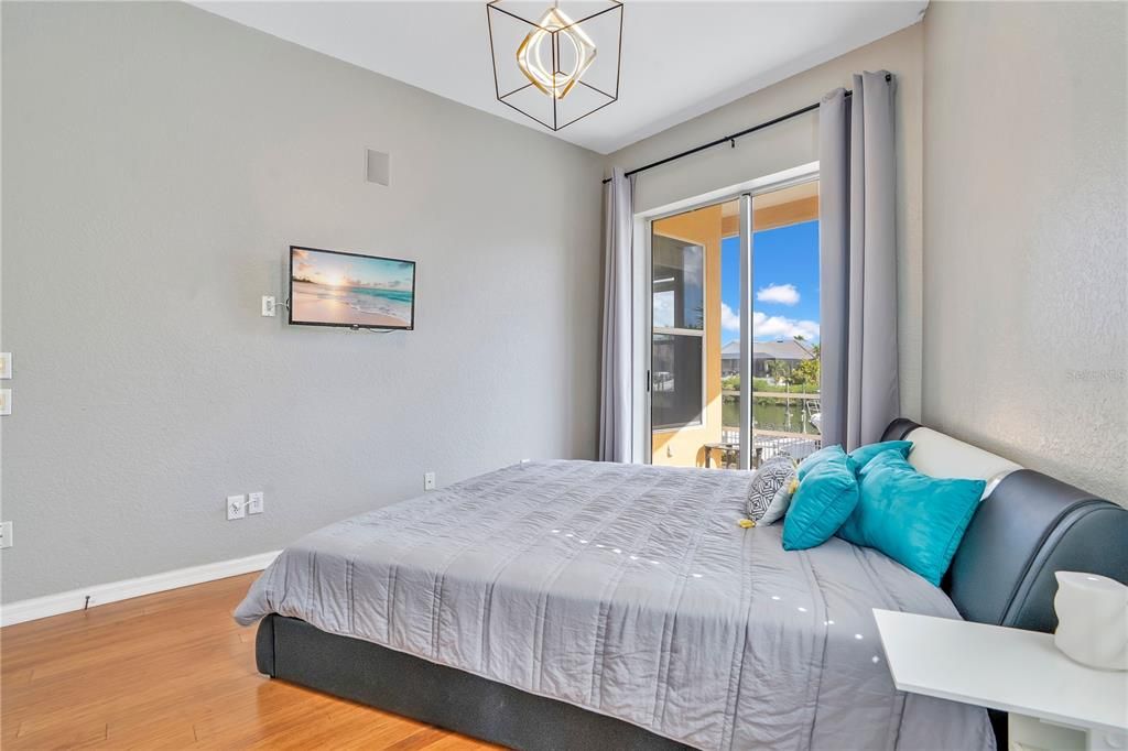 For Sale: $1,230,000 (4 beds, 3 baths, 3241 Square Feet)