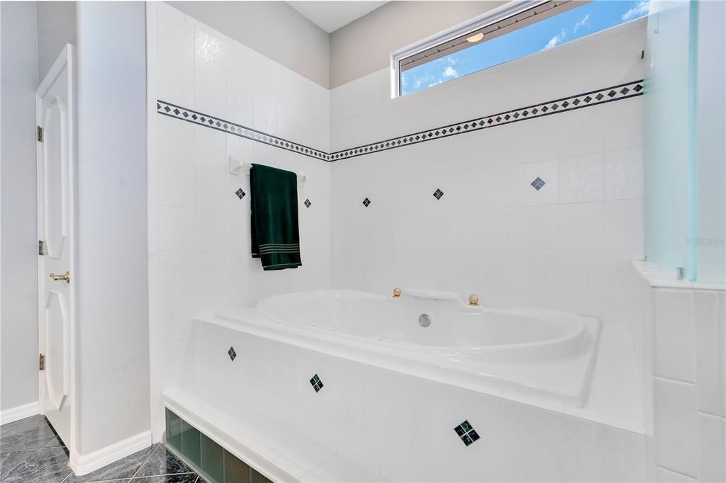 For Sale: $1,230,000 (4 beds, 3 baths, 3241 Square Feet)