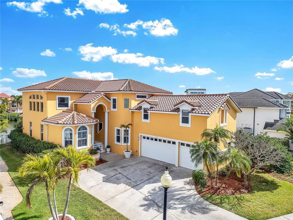 For Sale: $1,230,000 (4 beds, 3 baths, 3241 Square Feet)