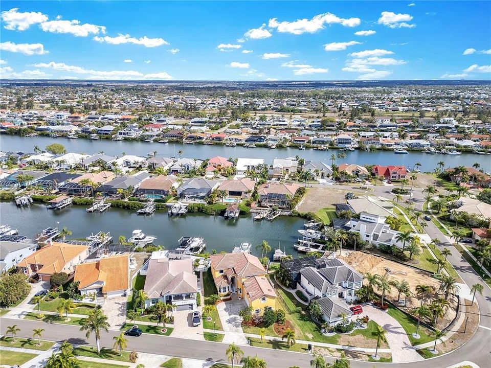 For Sale: $1,230,000 (4 beds, 3 baths, 3241 Square Feet)