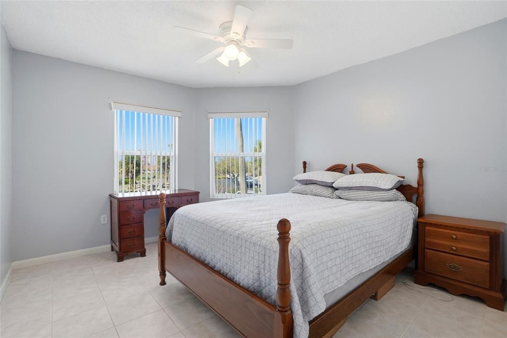 For Sale: $265,000 (3 beds, 2 baths, 1416 Square Feet)