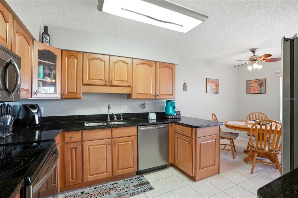 For Sale: $265,000 (3 beds, 2 baths, 1416 Square Feet)