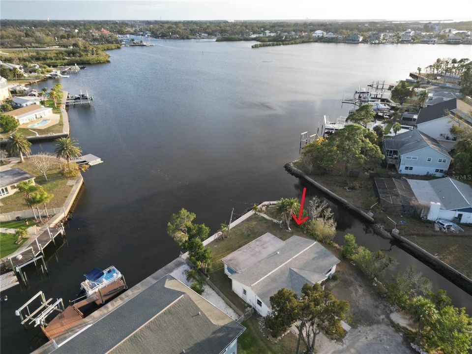 For Sale: $324,900 (2 beds, 2 baths, 1086 Square Feet)