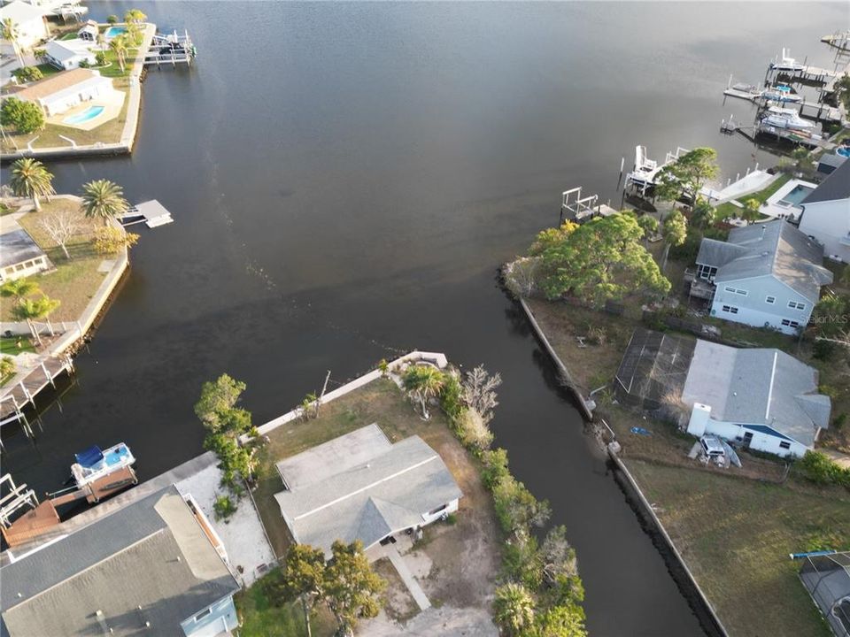 For Sale: $324,900 (2 beds, 2 baths, 1086 Square Feet)