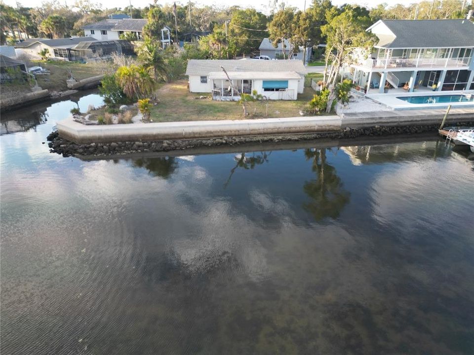 For Sale: $324,900 (2 beds, 2 baths, 1086 Square Feet)