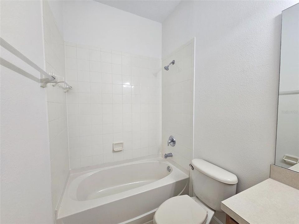 Activo con contrato: $1,500 (2 camas, 2 baños, 988 Pies cuadrados)