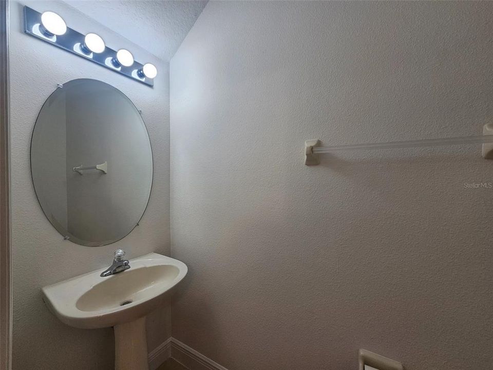 Activo con contrato: $1,500 (2 camas, 2 baños, 988 Pies cuadrados)