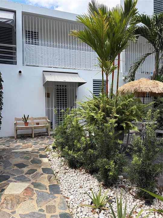 На продажу: $425,000 (2 спален, 2 ванн, 1100 Квадратных фут)