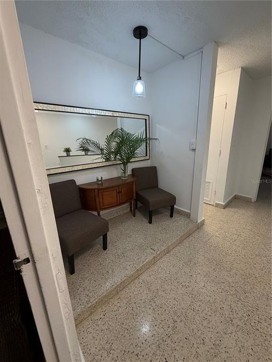 На продажу: $425,000 (2 спален, 2 ванн, 1100 Квадратных фут)