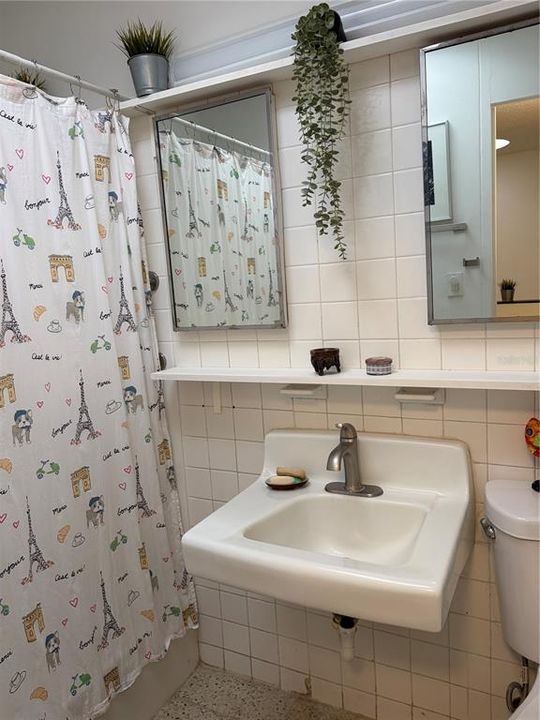 На продажу: $425,000 (2 спален, 2 ванн, 1100 Квадратных фут)