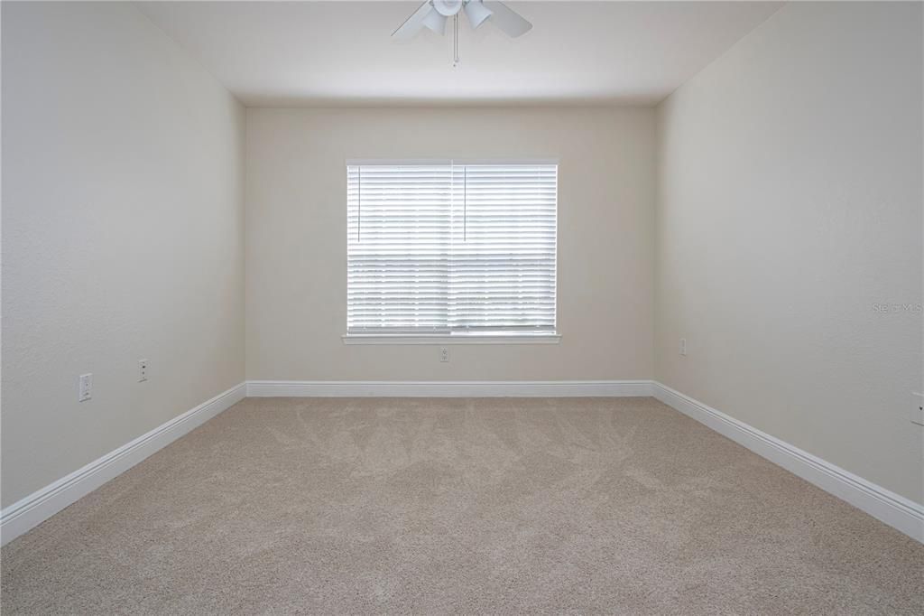 Active With Contract: $199,999 (2 beds, 2 baths, 996 Square Feet)