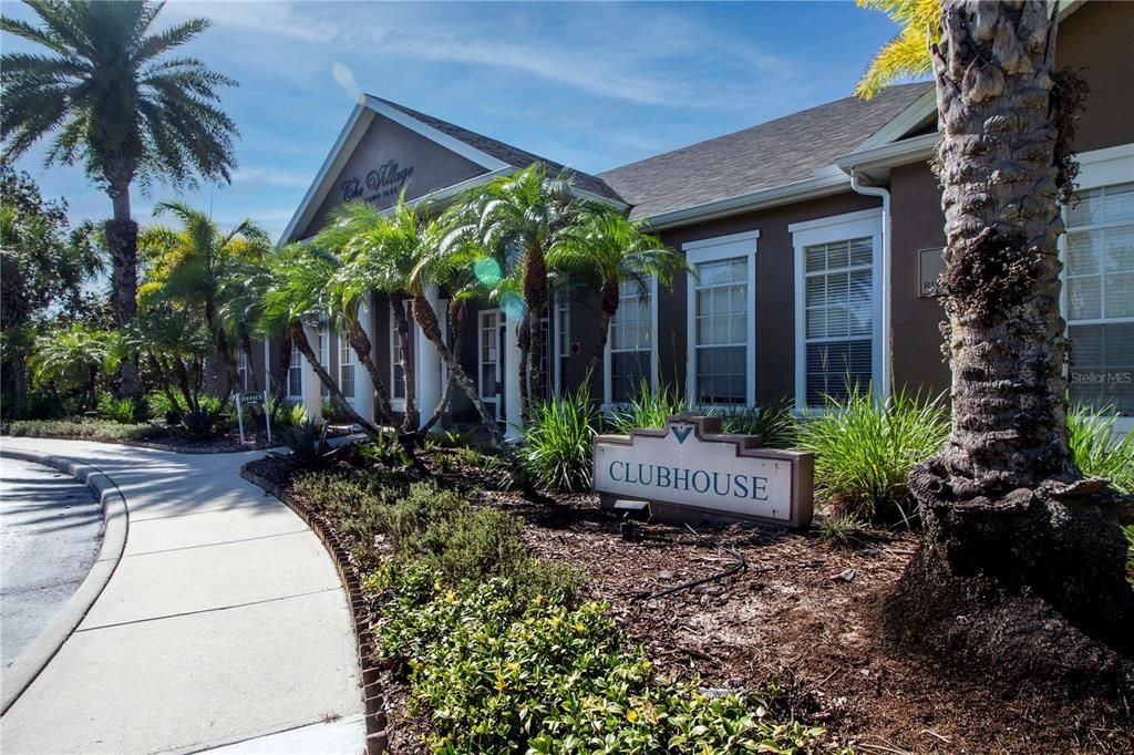 Active With Contract: $199,999 (2 beds, 2 baths, 996 Square Feet)