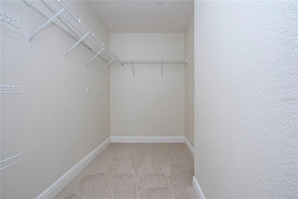 Active With Contract: $199,999 (2 beds, 2 baths, 996 Square Feet)