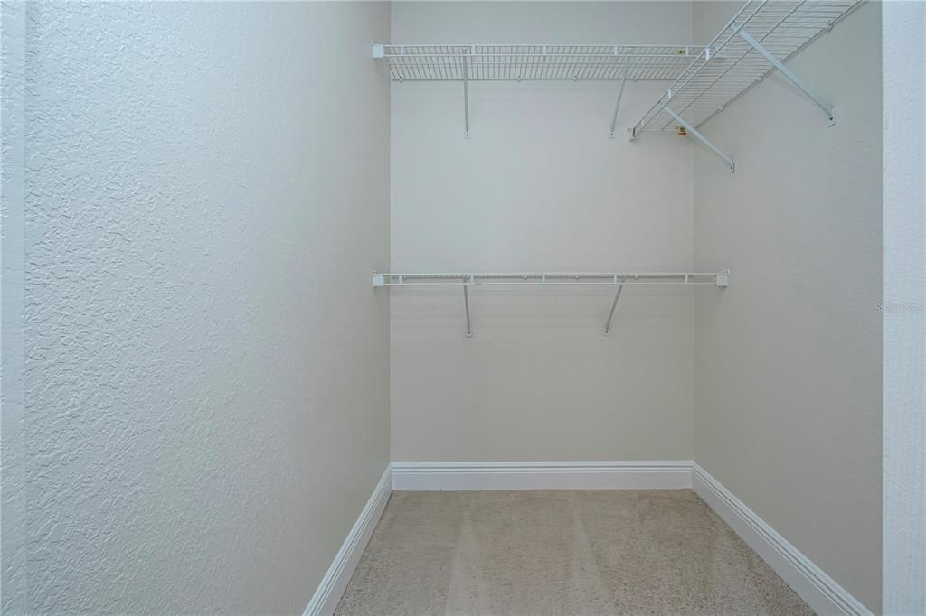 Active With Contract: $199,999 (2 beds, 2 baths, 996 Square Feet)