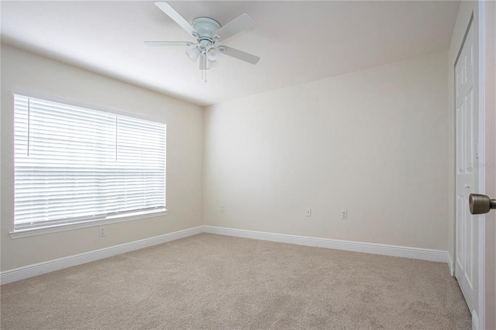 Active With Contract: $199,999 (2 beds, 2 baths, 996 Square Feet)